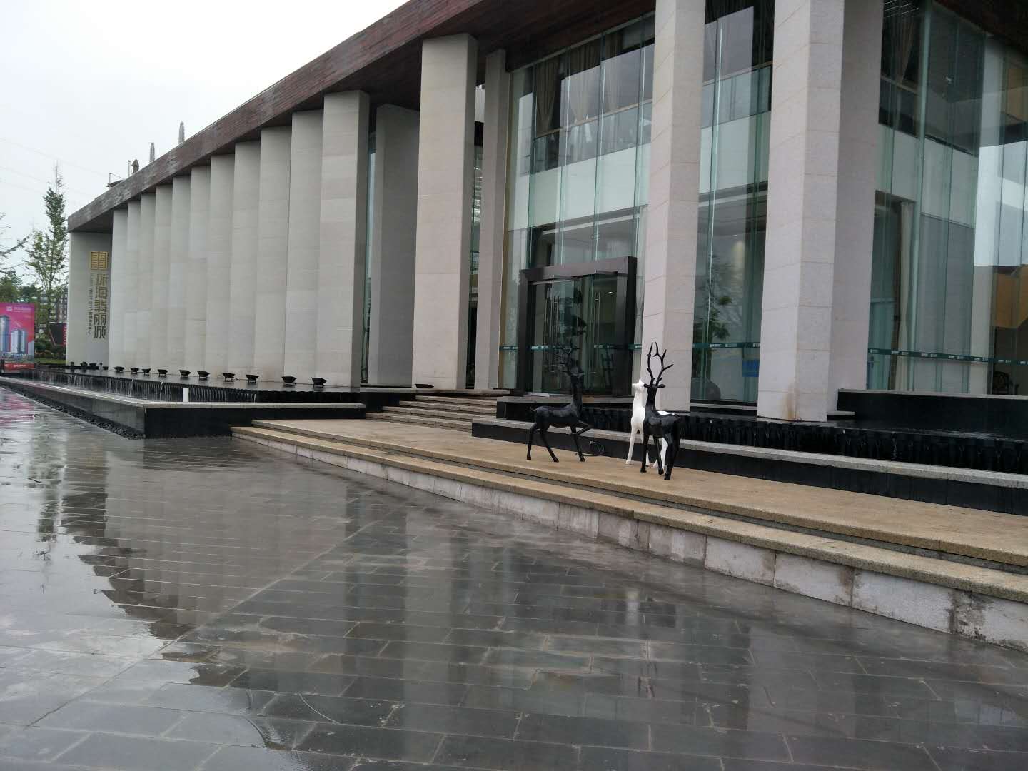 内江芝麻白花岗岩在建筑上的应用