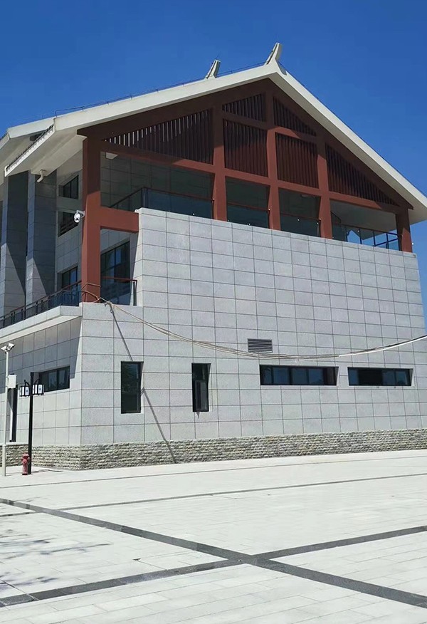 内江芝麻灰花岗岩在景区地面及墙壁的应用