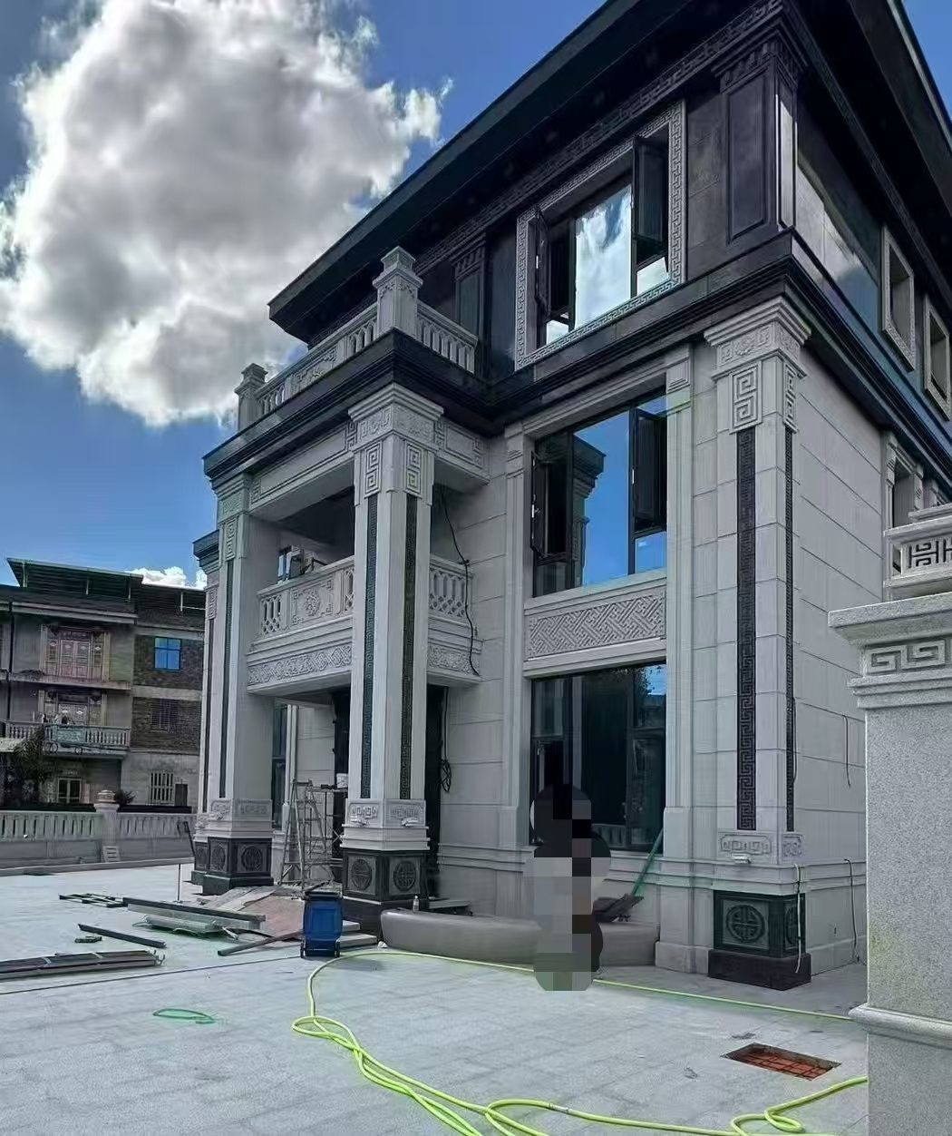 内江 别墅干挂，芝麻白与芝麻黑完美配合